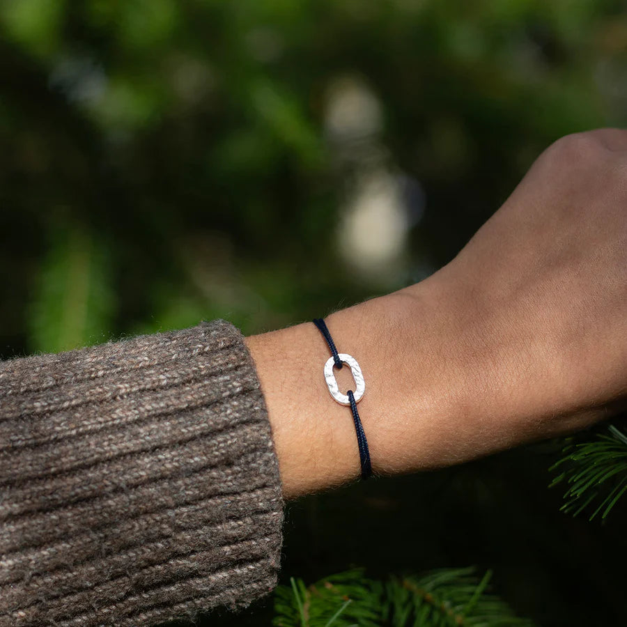 maillon argent martelé 16 mm noir