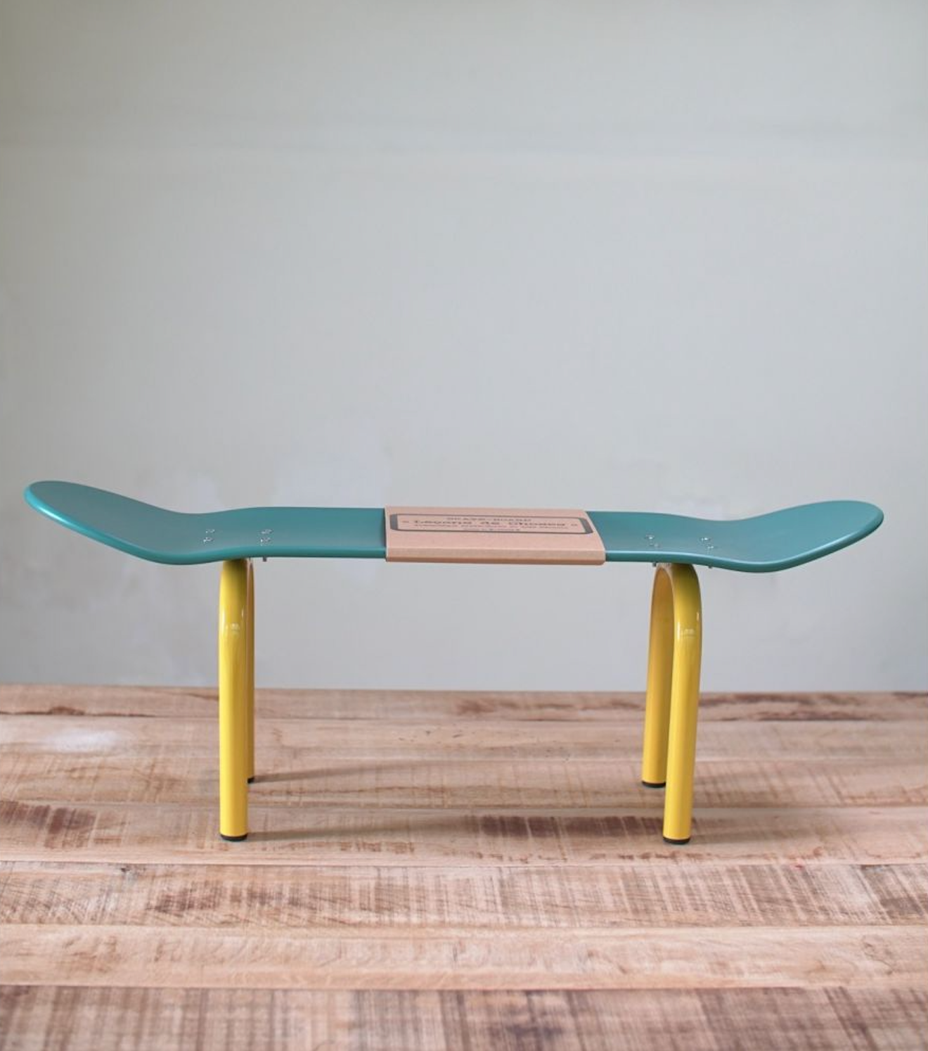 Banc Skateboard bleu et jaune