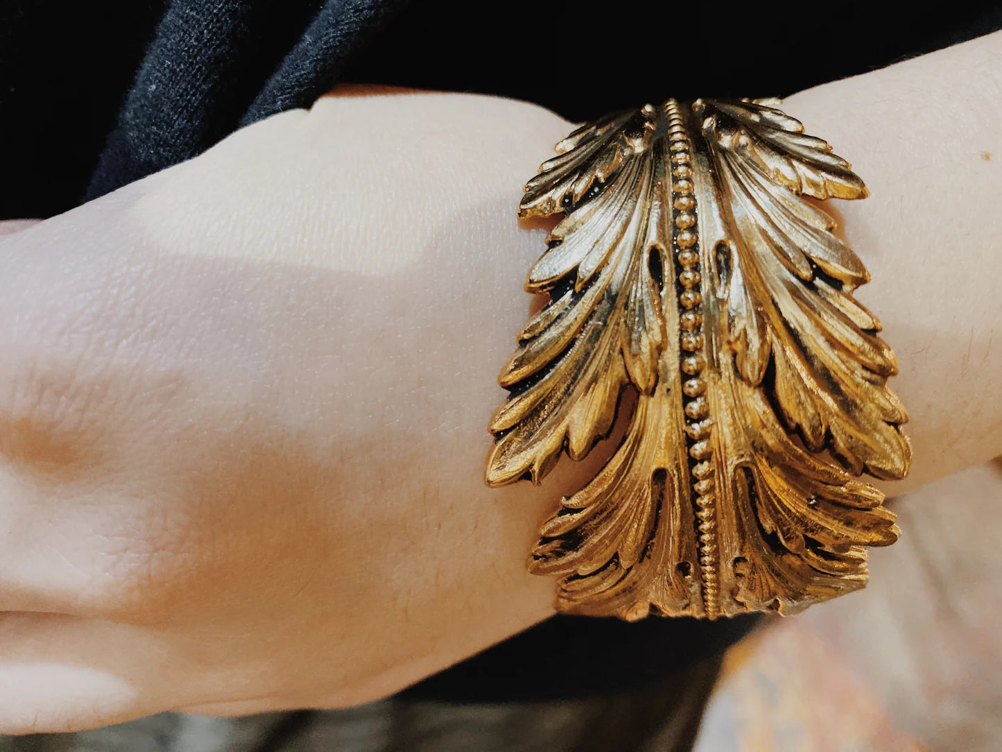 bracelet doré feuilles