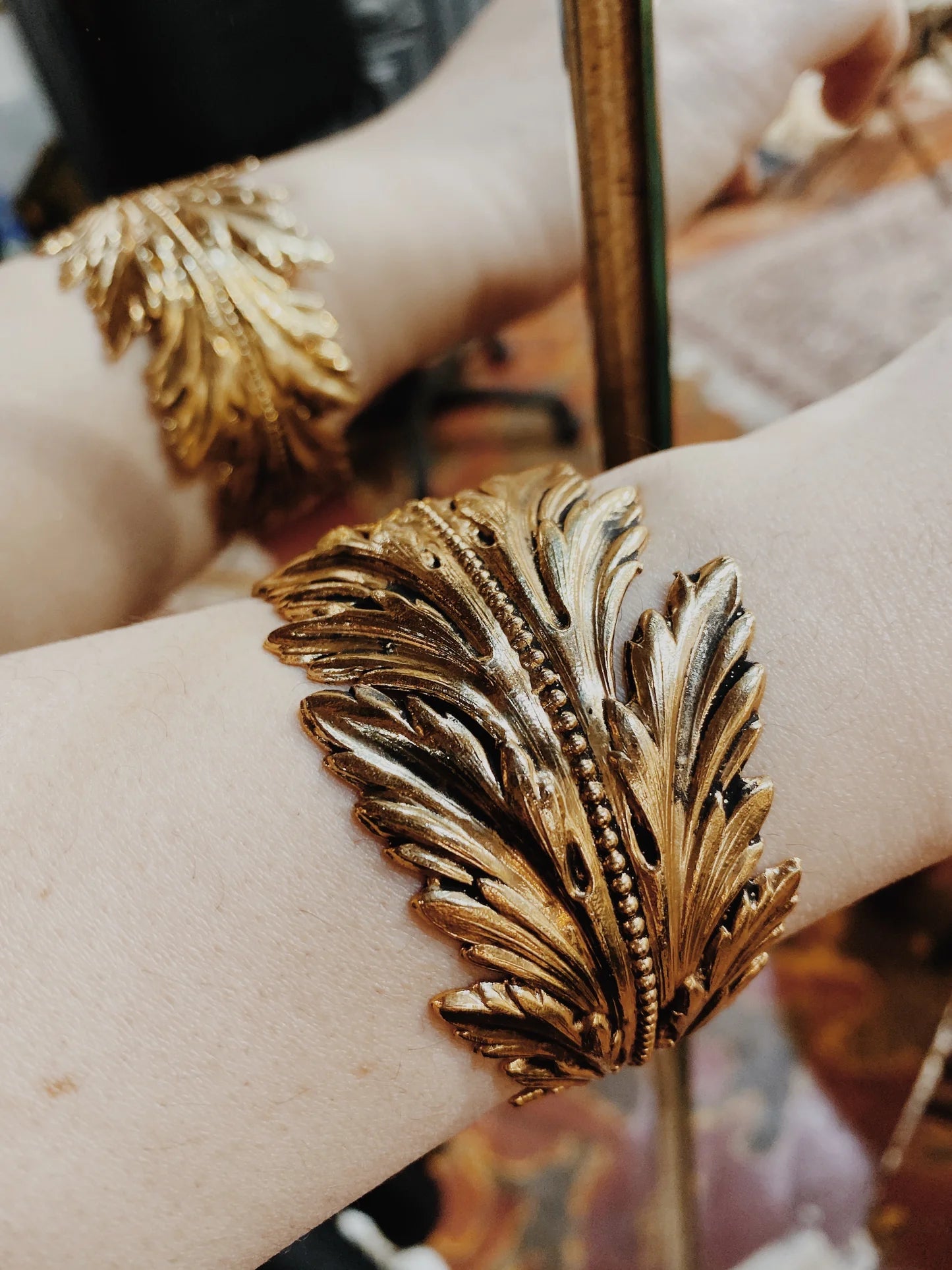 bracelet doré feuilles
