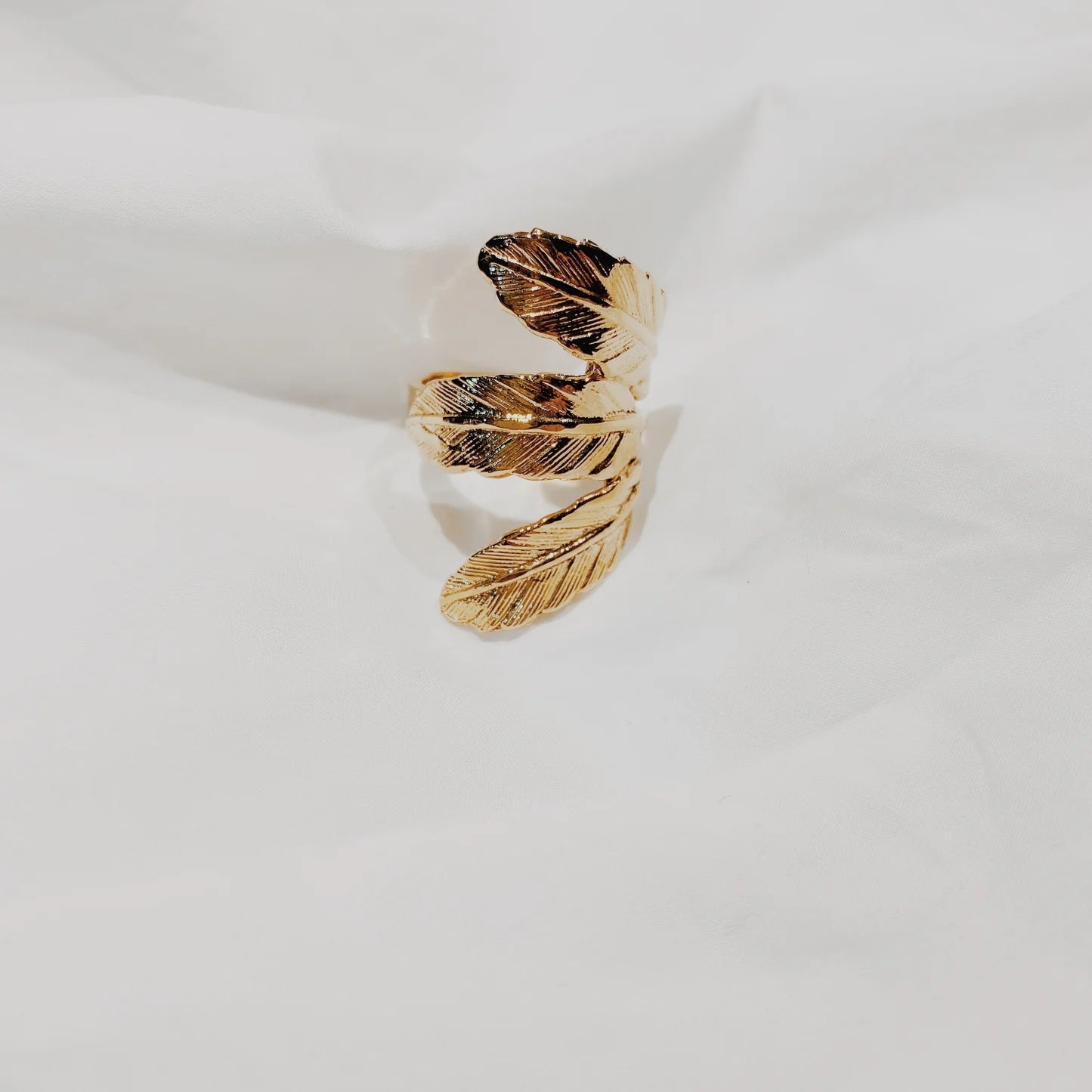 bague dorée 3 feuilles