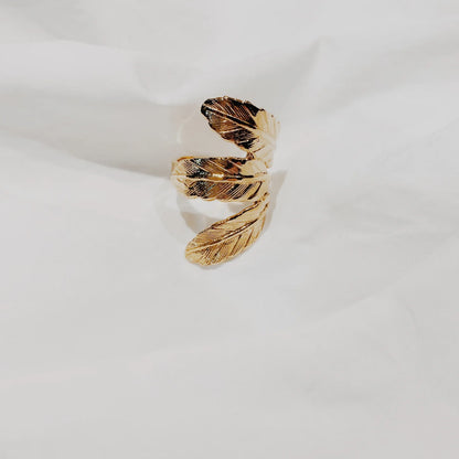 bague dorée 3 feuilles