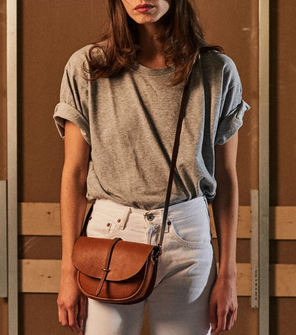 Mini sac postier Java pain brûlé Bleu de Chauffe vue porté